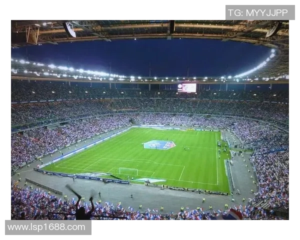 荷兰足球明星在世界杯赛场上的辉煌历程与精彩瞬间回顾 荷兰足球明星在世界杯赛场上的辉煌历程与精彩瞬间回顾