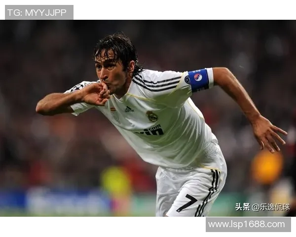 97年足球明星合辑回顾:那些年我们追逐的绿茵传奇与激情瞬间 97年足球明星合辑回顾:那些年我们追逐的绿茵传奇与激情瞬间